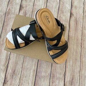 Clarks Women's Brynn Hope Flat Sandal